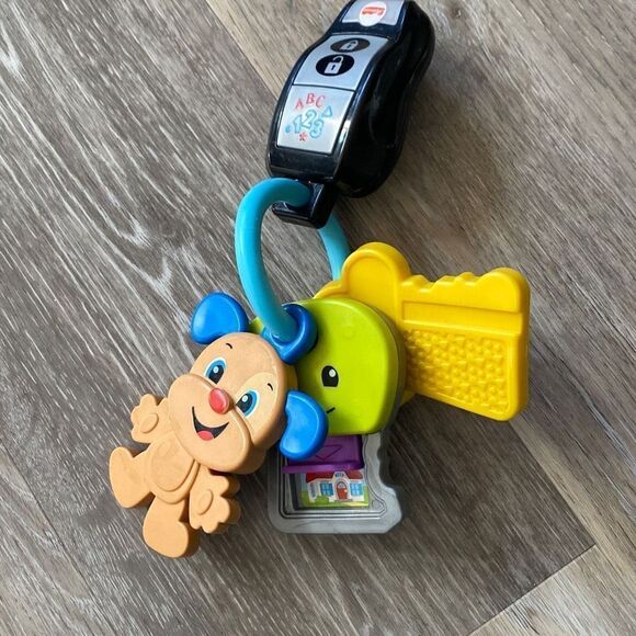Fisher-Price Laugh & Learn Play & Go Keys musical learning toy for 6-36 months W - Picture 1 of 8